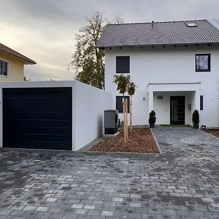 Viel Platz In Burghausen Fuer Freunde Und Familie Apartment Exterior photo